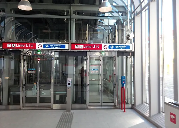 Paradies - U1 Station Altes Landgut * Vienna