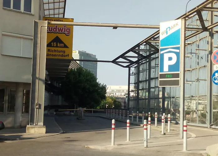 Paradies - U1 Station Altes Landgut Apartment *